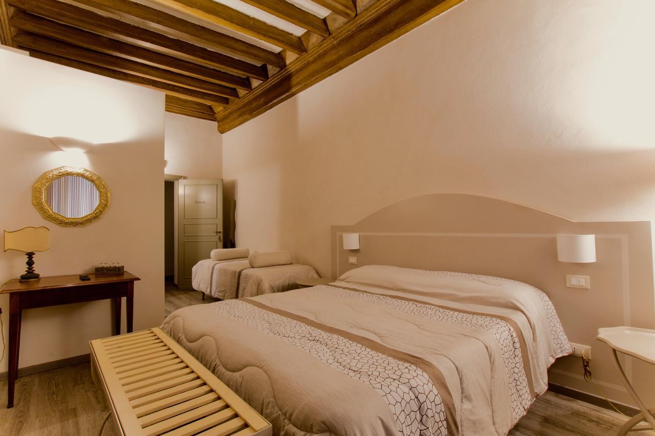 Le Camere Di Caterina Lucca Bagian luar foto